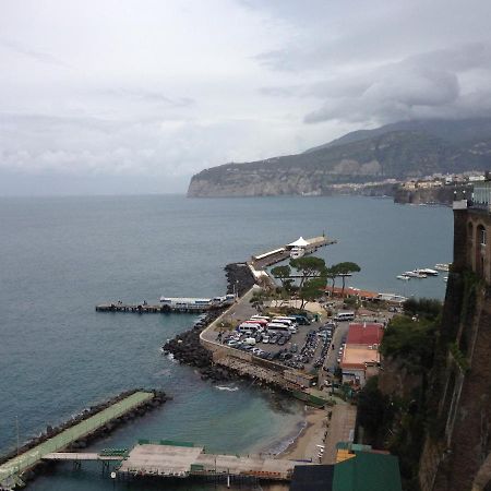 Casa Mami - Luxury Apartment And Pool - Sorrento Luaran gambar