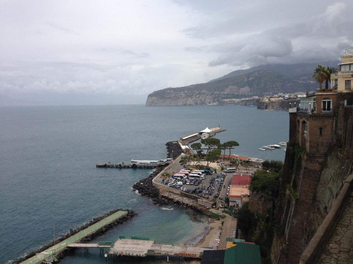 Casa Mami - Luxury Apartment And Pool - Sorrento Luaran gambar