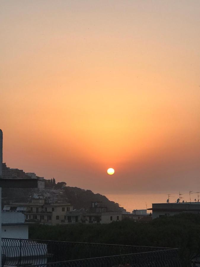 Casa Mami - Luxury Apartment And Pool - Sorrento Luaran gambar
